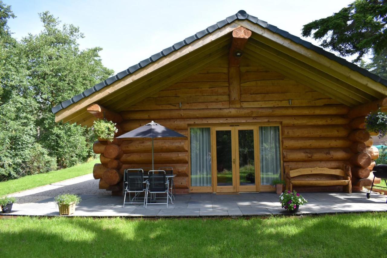 Langholm Ewes Water Log Cabins מראה חיצוני תמונה