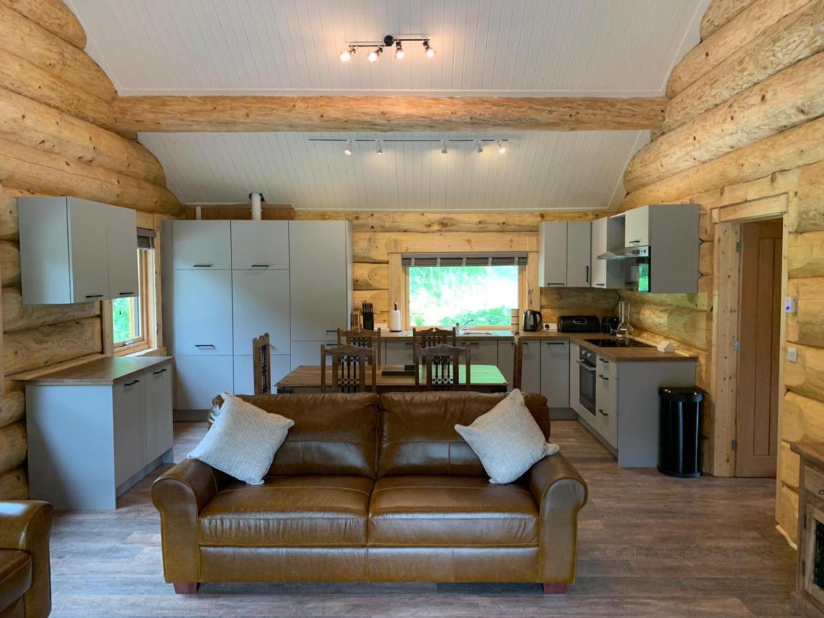 Langholm Ewes Water Log Cabins מראה חיצוני תמונה