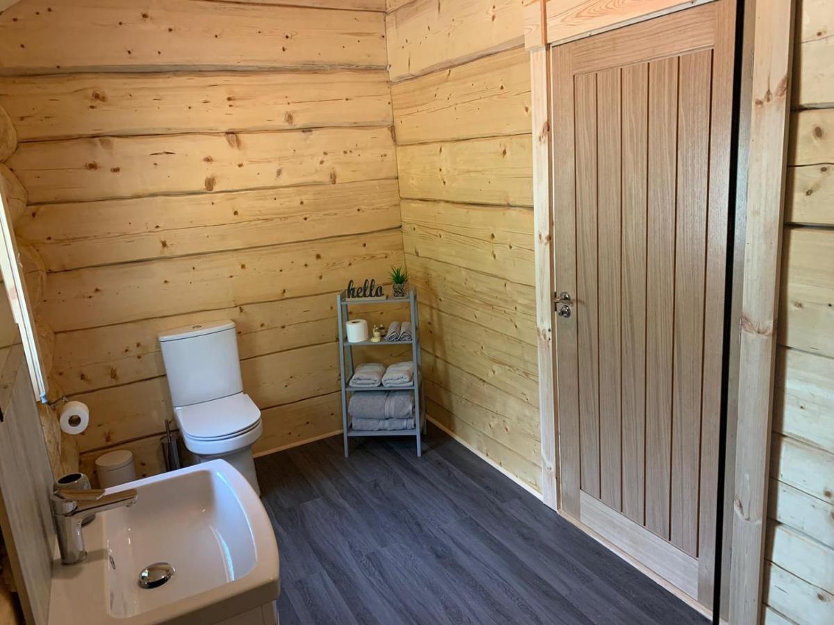 Langholm Ewes Water Log Cabins מראה חיצוני תמונה