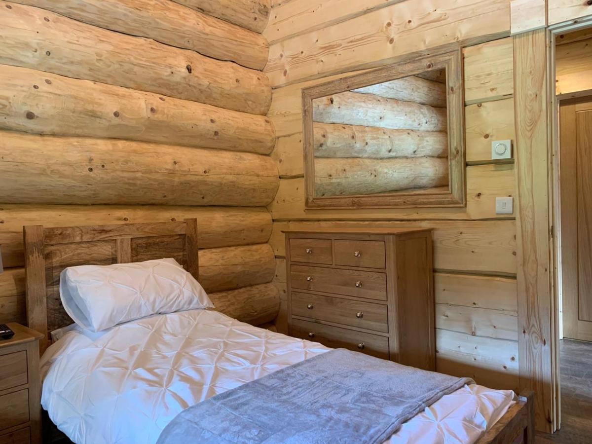 Langholm Ewes Water Log Cabins מראה חיצוני תמונה