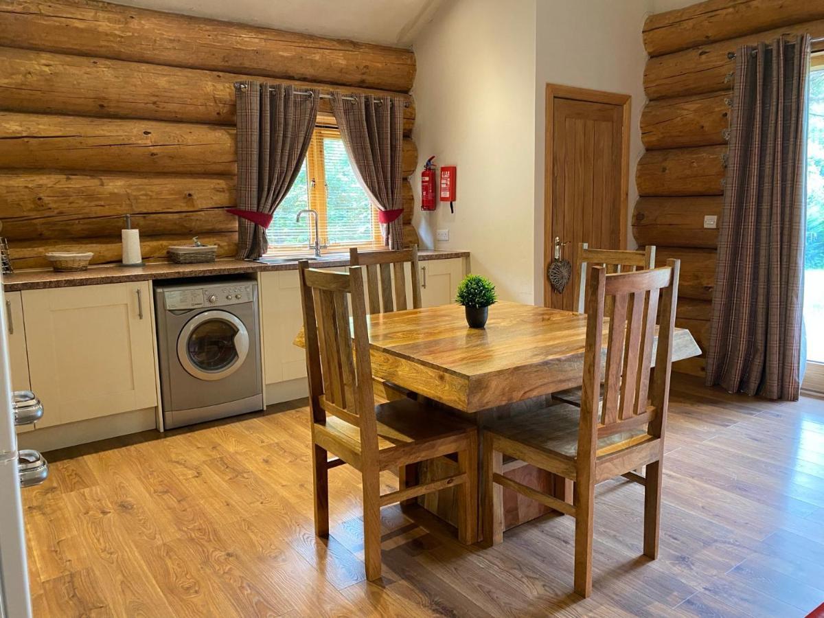 Langholm Ewes Water Log Cabins מראה חיצוני תמונה