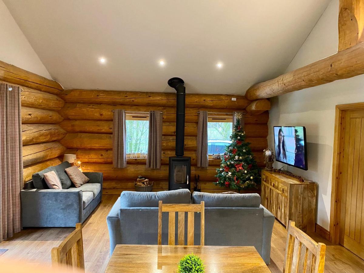 Langholm Ewes Water Log Cabins מראה חיצוני תמונה