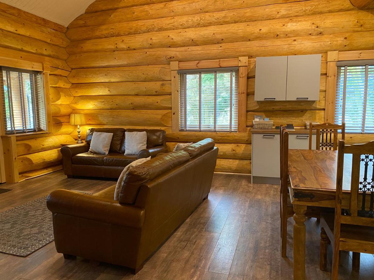 Langholm Ewes Water Log Cabins מראה חיצוני תמונה
