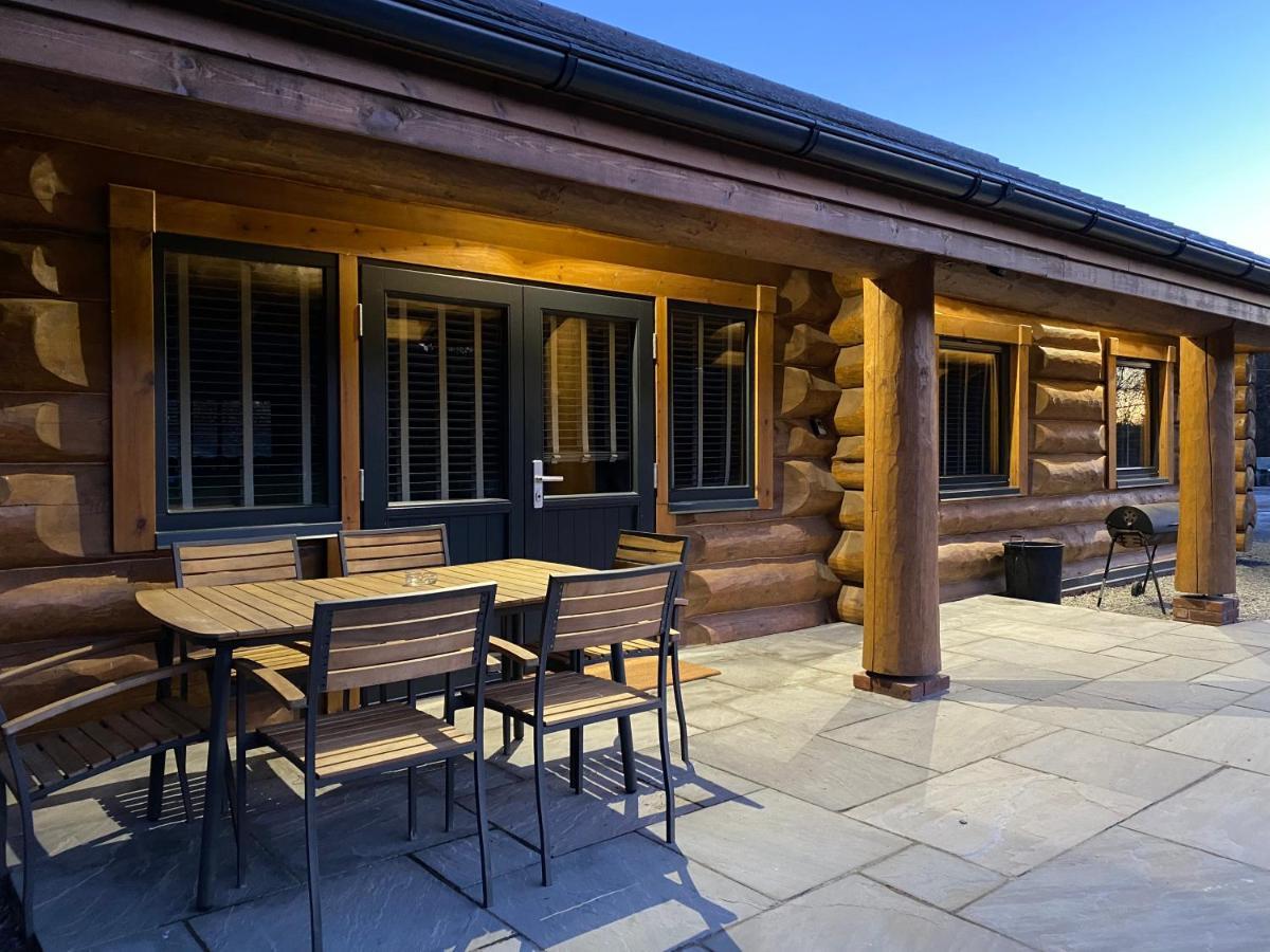 Langholm Ewes Water Log Cabins מראה חיצוני תמונה