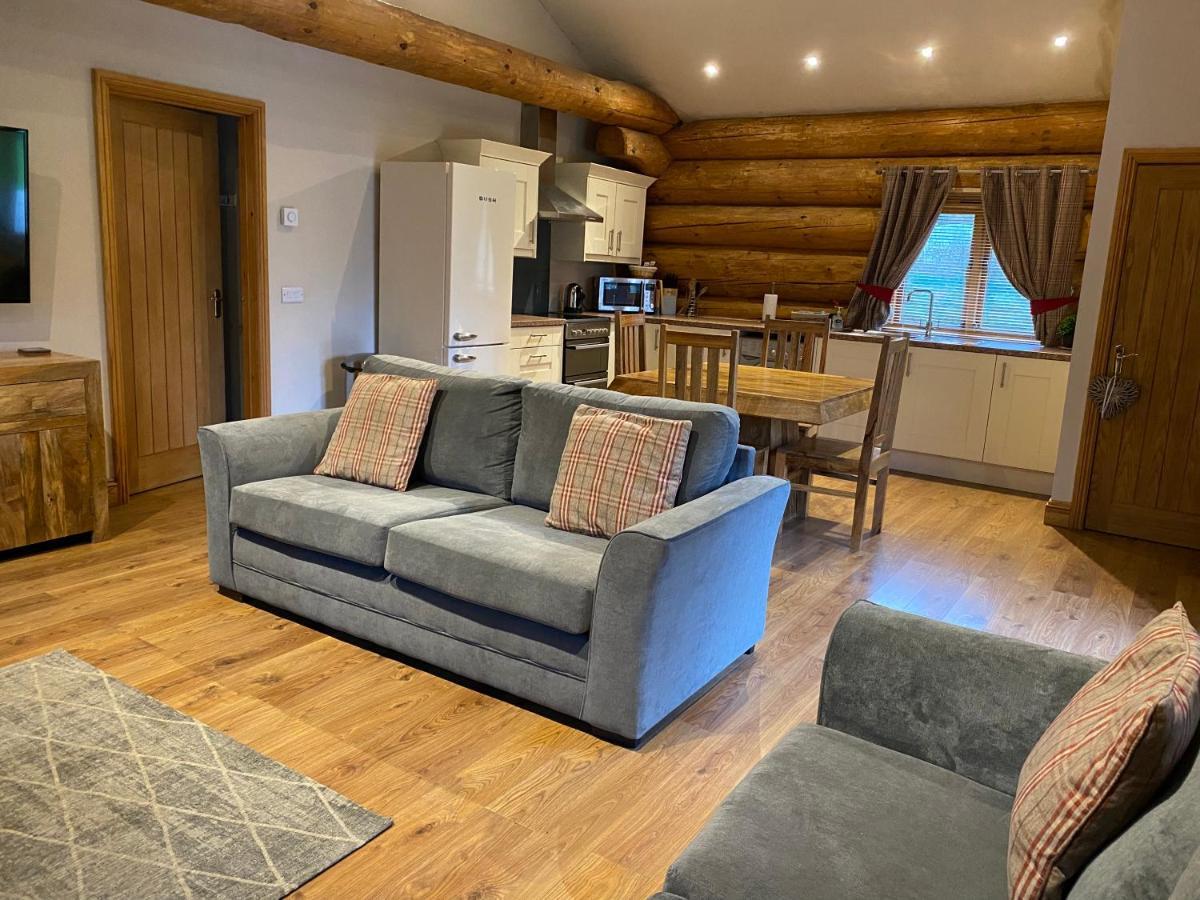Langholm Ewes Water Log Cabins מראה חיצוני תמונה