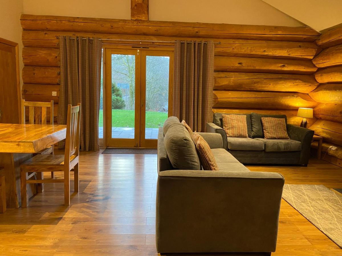 Langholm Ewes Water Log Cabins מראה חיצוני תמונה