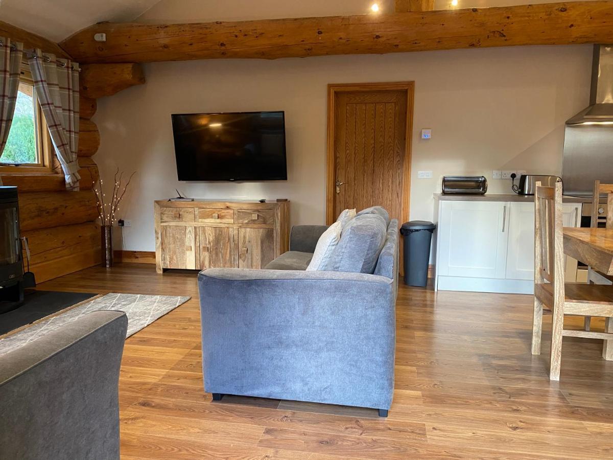 Langholm Ewes Water Log Cabins מראה חיצוני תמונה